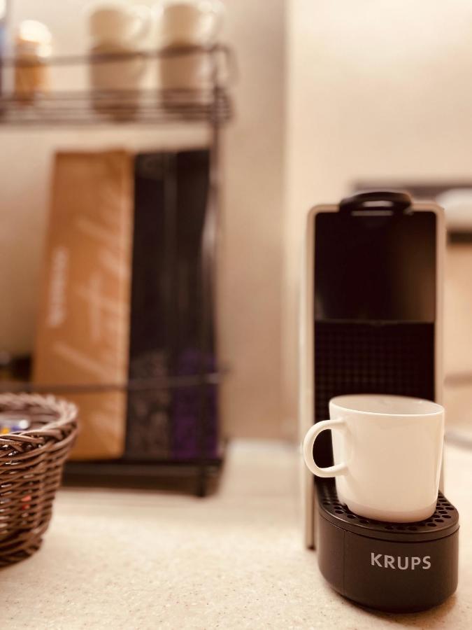 2 Bedroom Apt - Live Like A Local In Kolonaki أثينا المظهر الخارجي الصورة